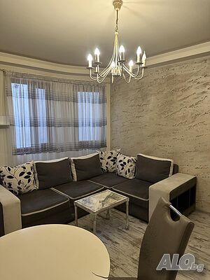 Тристаен апартамент под наем в Център