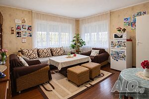 Самостоятелна къща за продажба в с. Златовръх