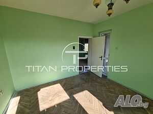 Тристаен апартамент в кв. Кючук Париж