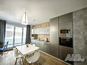 Апартамент с 3 спални, първа линия