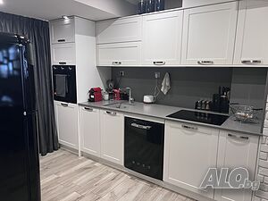 Продава тристаен апартамент
