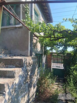 продава къща в Първенец