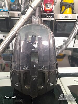 Прахосмукачка Grundig VCC6670A, с контейнер, HEPA филтър 13, 5 литра, 800w