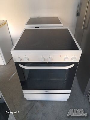 Готварска печка с керамичен плот и фурна с вентилатор Voss Electrolux