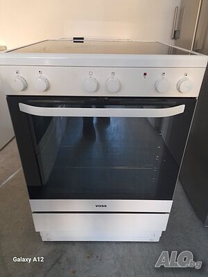 Готварска печка с керамичен плот и фурна с вентилатор Voss Electrolux