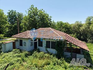Две къщи в село Сушица