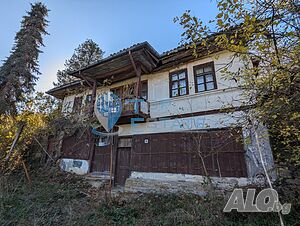 Стара възрожденска къща в село Плаково, област Велико Търново