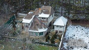 Триетажна къща до гората в квартал Виница