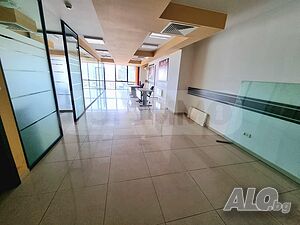 Под наем помещение в района на Пчелина - Изгрев