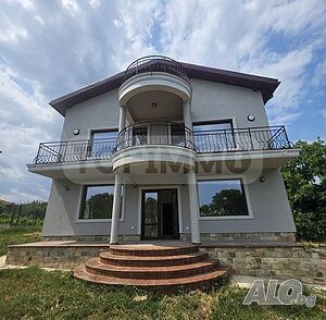 Нова триетажна къща в село Равна гора Триетажна къща 245 кв.м РЗП 456 кв.м двор | Къщи, Вили | Равна гора