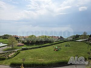 Четиристаен апартамент в голф комплекс Thracian Cliffs Golf Resort