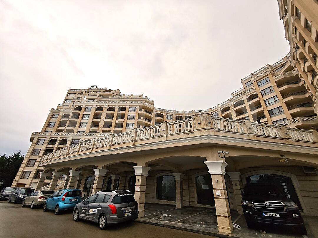 Многостаен апартамент в местност Кабакум