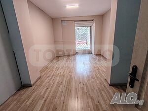 Търговско помещение под наем в района на Бизнес хотел