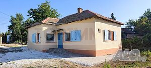 Реновирана къща в село Дропла