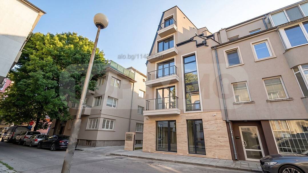 Тристаен имот в нова сграда на ул. Цар Самуил 15 Б в Гръцката махала