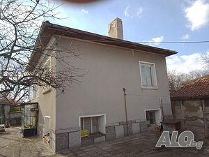 Двуетажна къща 62 кв.м РЗП 62 кв.м двор