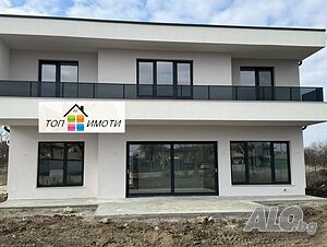 Двуетажна къща 205 кв.м РЗП 670 кв.м двор