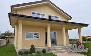 Двуетажна къща 234 кв.м РЗП 520 кв.м двор