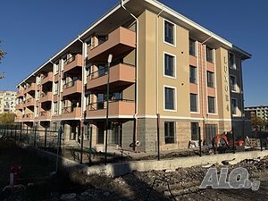 Продавам двустаен апартамент в кв Остромила