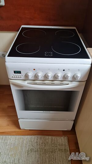 Продавам готварска печка ARISTON