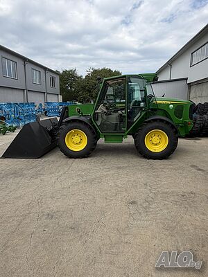 Телескопичен товарач John Deere 3215