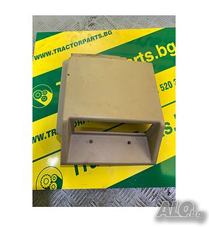 Декоративна пластмаса за радио (употребявана) за John Deere 6000, 6010 серия