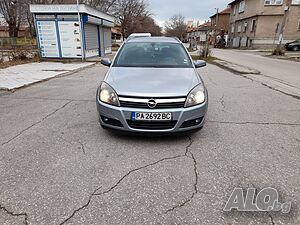 Продавам Opel Astra - комби