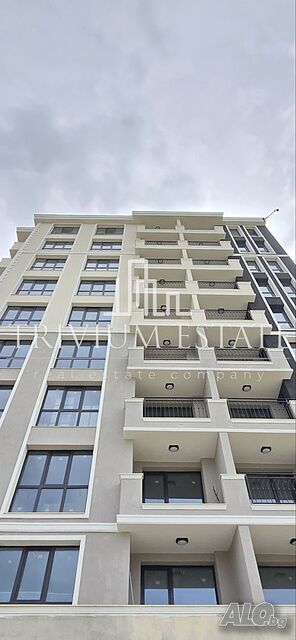 Просторен двустаен апартамент до река Марица