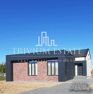 🏡 Самостоятелна къща в затворен комплекс и 2 паркоместа 🏡