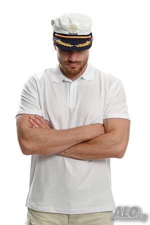 Нов мъжки комплект (сет): бяла мъжка блуза (тениска) тип Lacoste + капитанска шапка