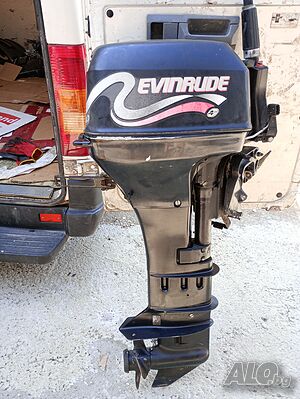 Продавам извънбордов д-л Evinrude 8HP, 4т, дълъг ботуш, 2000г, в добро състояние, внос от Италия Evinrude 8HP Бензин 8 к.с. | Извънбордови двигатели | Пловдив