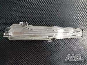 Десен Мигач в Огледало Мерцедес C W205 S W222 V W447 Maybach mercedes