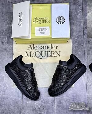 Дамски Сникърси Alexander McQueen Цвят Черно с Камъчета
