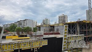 Компактен двустаен апартамент в Пикадили Резиденс