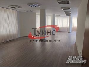 Офис 109 кв.м Междинен етаж