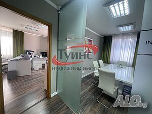 Офиси - 68кв.м., 79кв.м., Бизнес сграда - Център