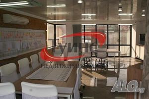 Офис в бизнес сграда 313 кв.м, обзаведен, Център