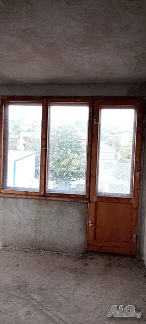 Продавам Дограма от къща цял етаж 130 кв.м.