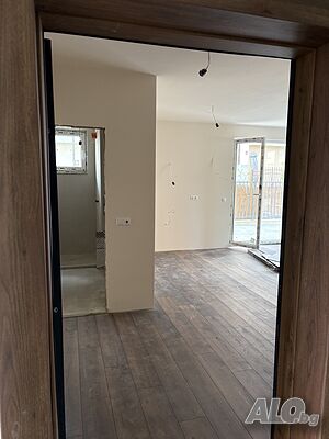 Продава се двустаен нов апартамент с двор в кв. Черно Море гр. Несебър
