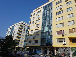 Паркомясто в на ул. ”Казбел”