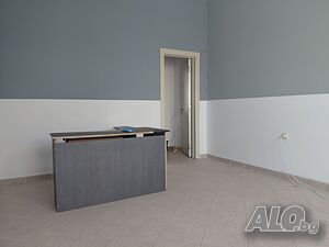 Отдава се под наем помещение подходящо за офис, без комисионна!