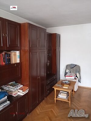 Продава се четиристаен апартамент, Център