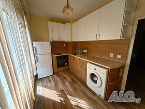 Продава се двустаен апартамент, Болницата