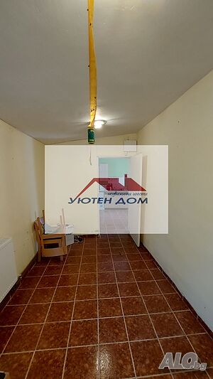 Продава двуетажана тухлена къща, с. Велино