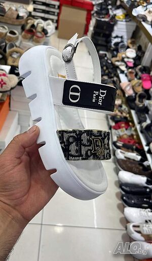 Дамски сандали Dior.