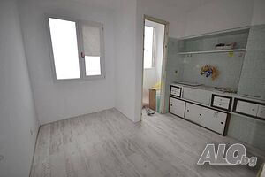 Двустаен апартамент в ж.к Орфей до училище Шандор Петьофи
