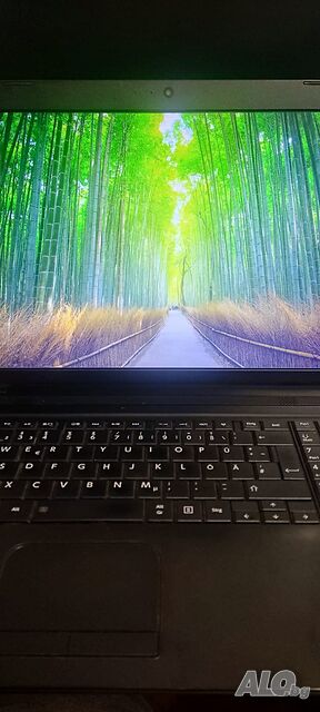 17.3” Лаптоп Toshiba Satellite C70D-B-10X / SSD 240GB / Win 10 / Перфектен за филми и работа Тошиба 17 инча | Лаптопи | Варна