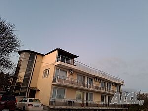 Стаи за гости хотелски тип с паркинг. Балкон с панорама.