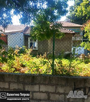 Продава Парцел с Къща, кв. Родина 2, ул. Петрохан