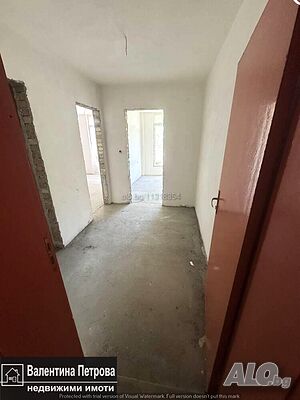 Продава Едостаен/ Ателие, гр. Русе, кв. ЦЮР